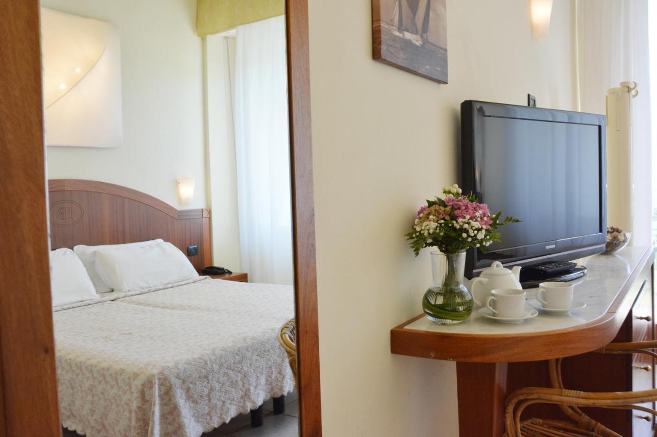 Hotel Bellevue Beach - Sul Mare Milano Marittima Kültér fotó