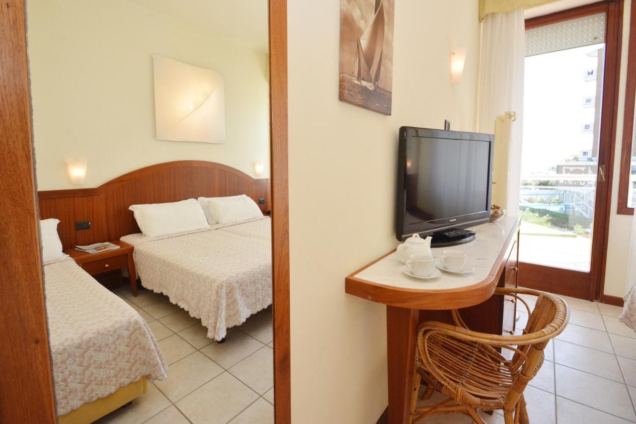Hotel Bellevue Beach - Sul Mare Milano Marittima Kültér fotó